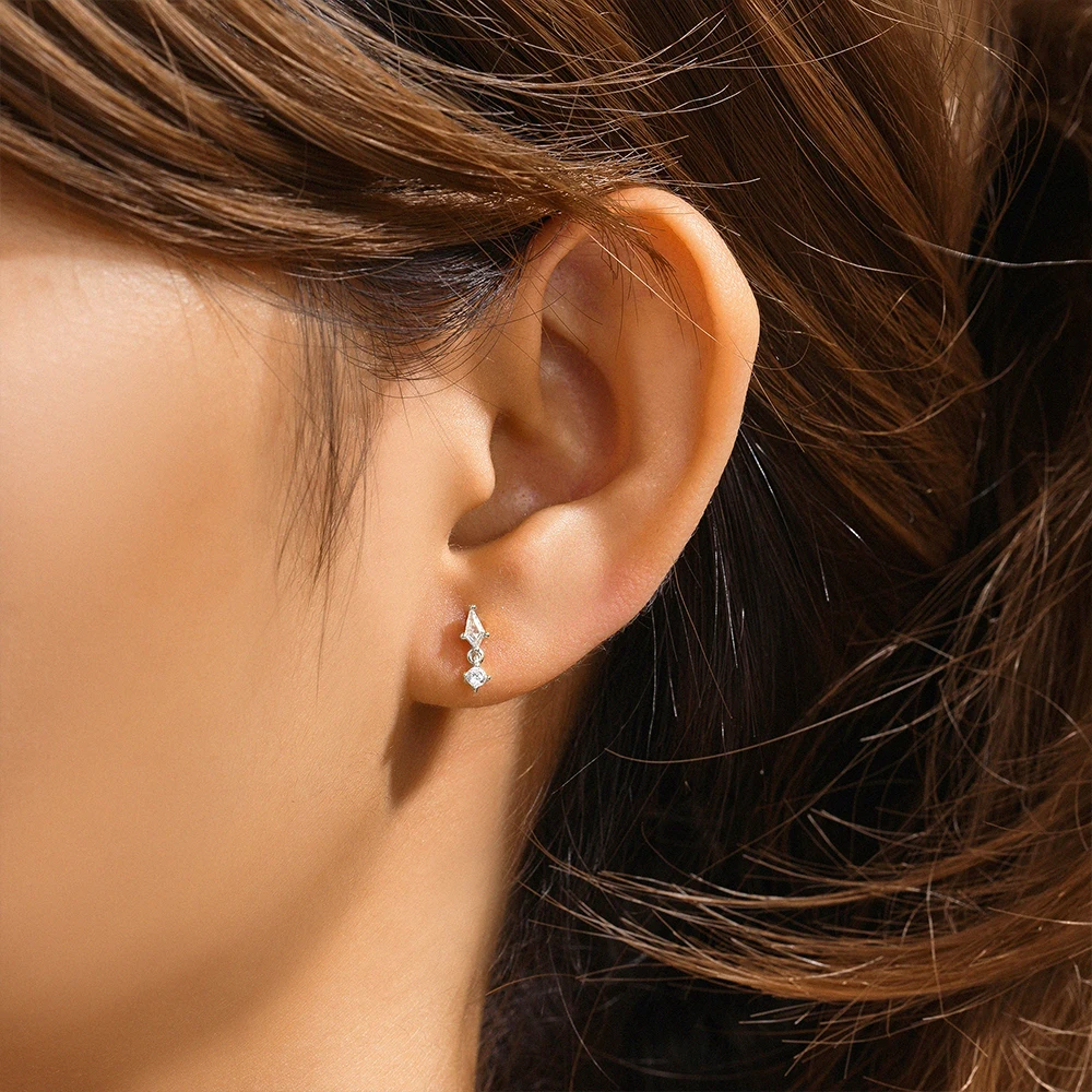 Piercing Puce Or 18K • Style Classique