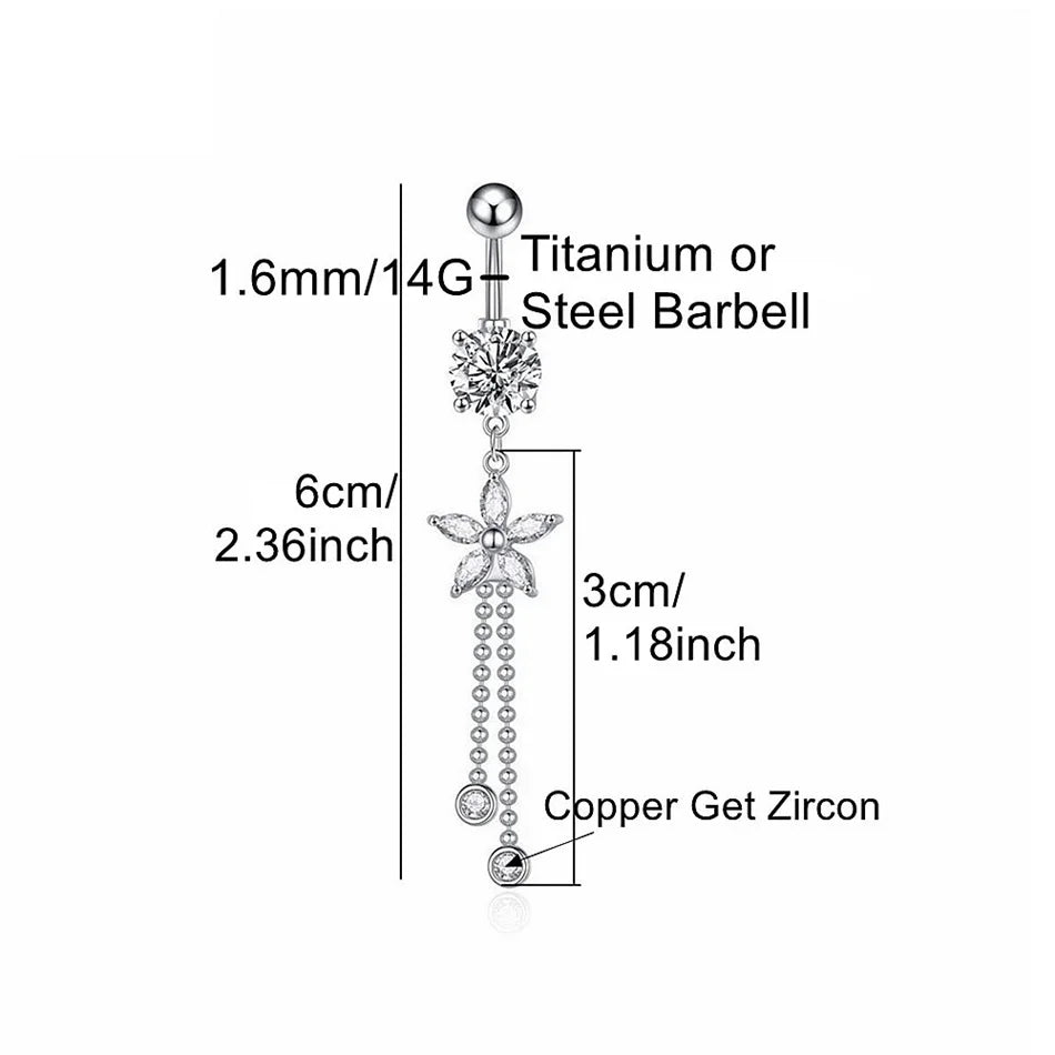 Détail piercing nombril chaîne titane